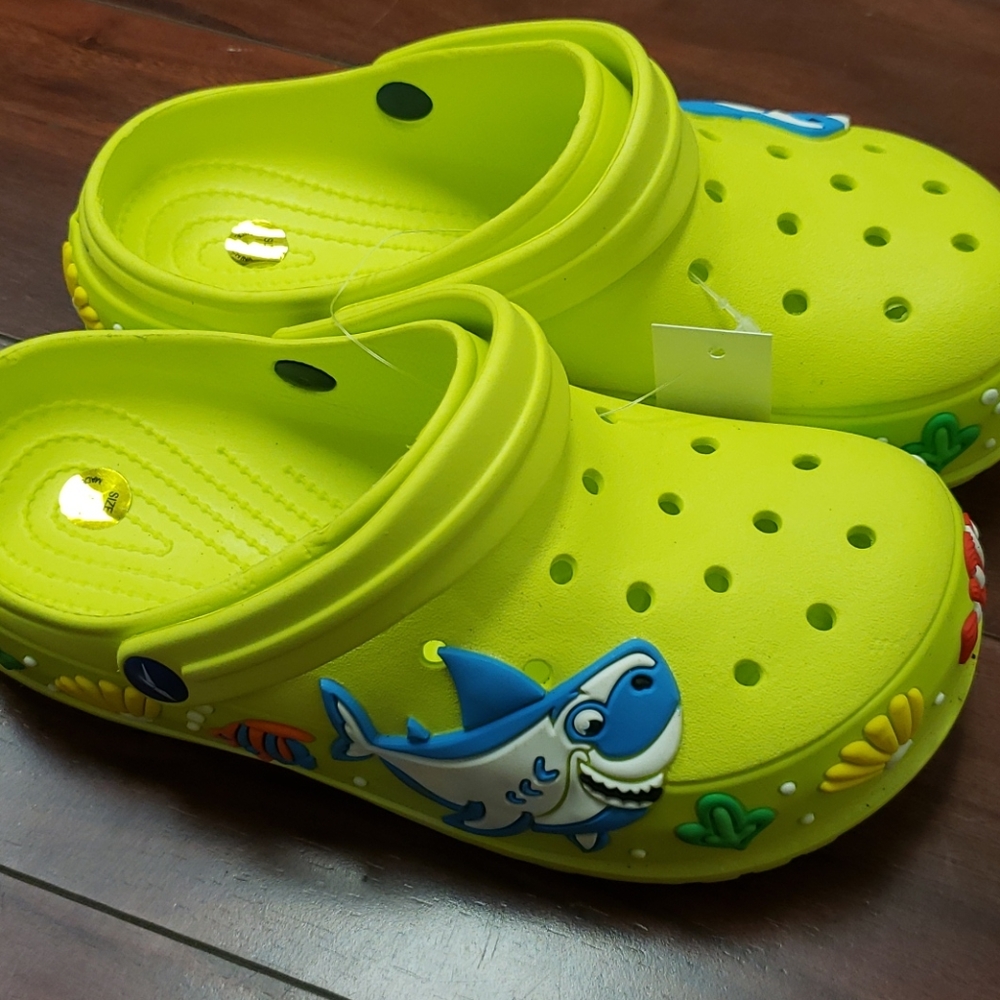 Kids Baby Shark Green Water Shoes Clogs,